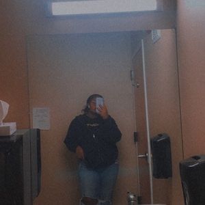 Meet your Posher, Cecelia